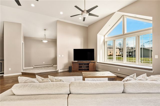 1204 S Columbia Ave, Somerset Boro, PA 15501