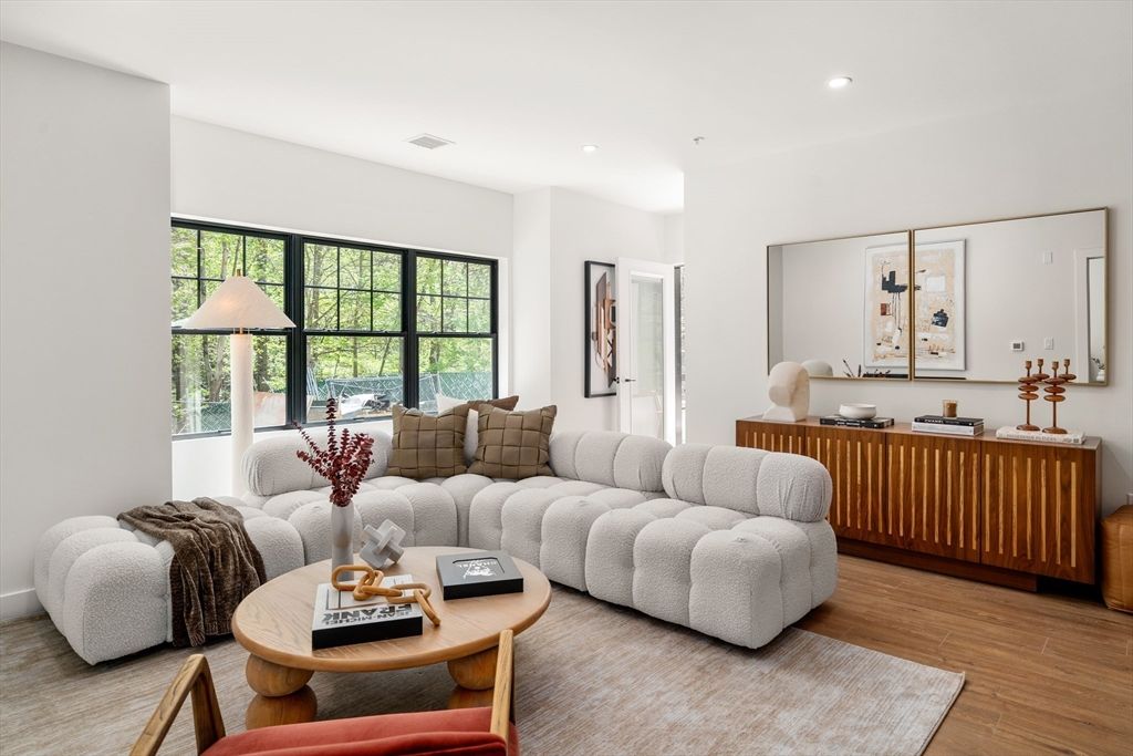 20 Audubon Way 105, Canton, MA 02021