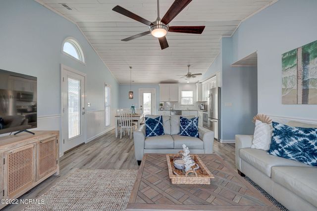 1208 N New River Drive, Holly Ridge, NC 28445