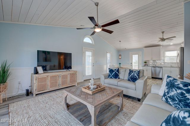 1208 N New River Drive, Holly Ridge, NC 28445