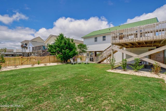 1208 N New River Drive, Holly Ridge, NC 28445