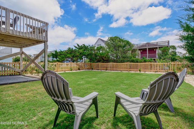 1208 N New River Drive, Holly Ridge, NC 28445