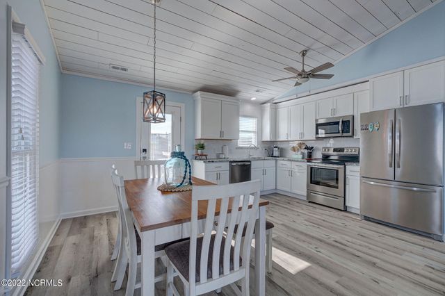 1208 N New River Drive, Holly Ridge, NC 28445