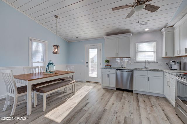 1208 N New River Drive, Holly Ridge, NC 28445