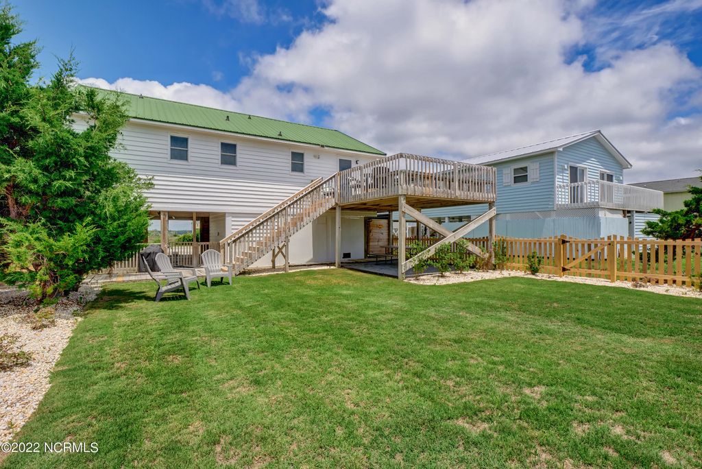 1208 N New River Drive, Holly Ridge, NC 28445