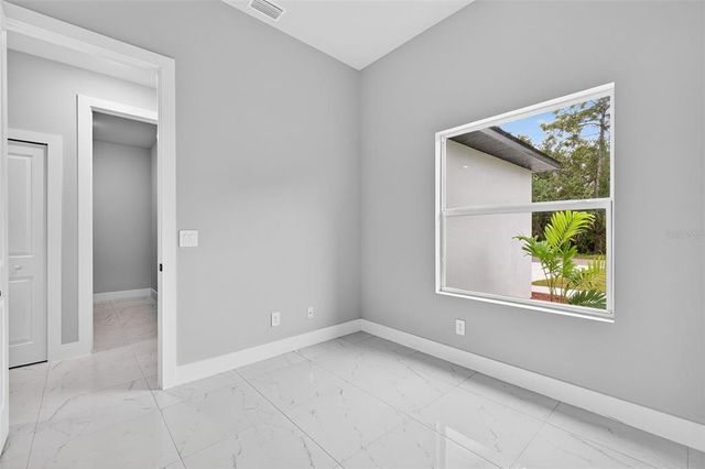 2810 39TH STREET W, Lehigh Acres, FL 33971