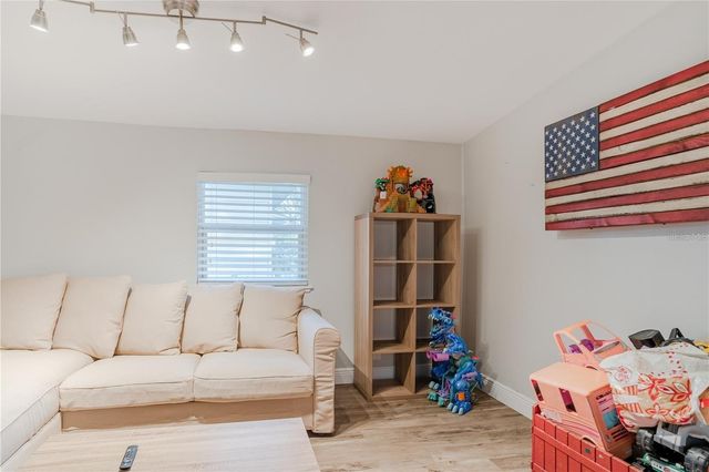 4105 W BAY AVENUE, Tampa, FL 33616