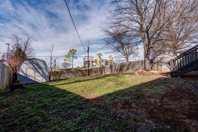 4445 S Robberson Avenue, Springfield, MO 65810