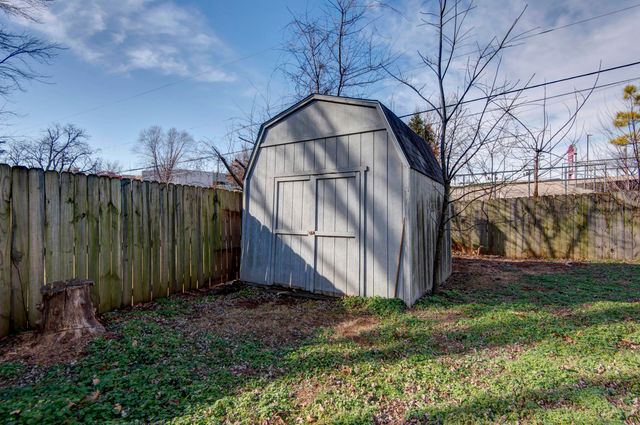 4445 S Robberson Avenue, Springfield, MO 65810