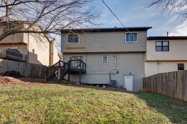 4445 S Robberson Avenue, Springfield, MO 65810