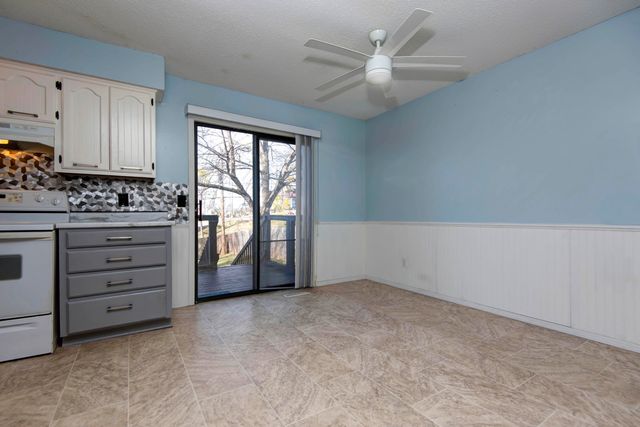 4445 S Robberson Avenue, Springfield, MO 65810