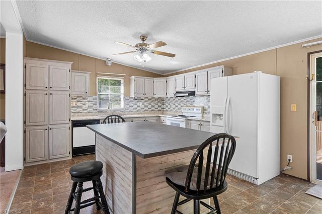 199 Sable Lane, Thomasville, NC 27360