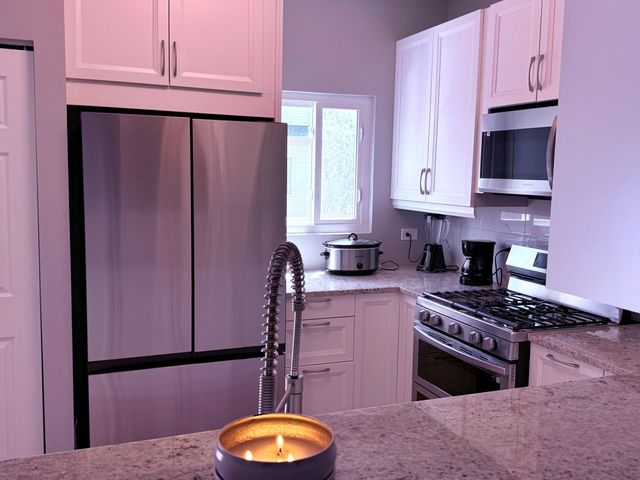 111 Enclave Circle D, Bolingbrook, IL 60440