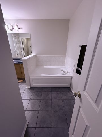 111 Enclave Circle D, Bolingbrook, IL 60440