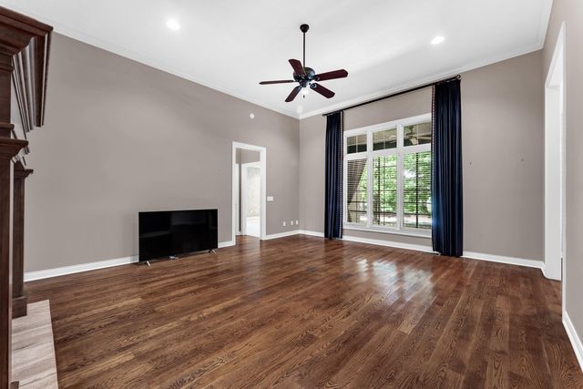 3901 E Villa Way, Springfield, MO 65809