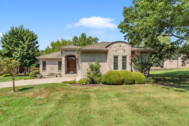 3901 E Villa Way, Springfield, MO 65809