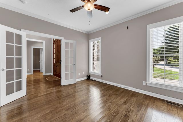 3901 E Villa Way, Springfield, MO 65809