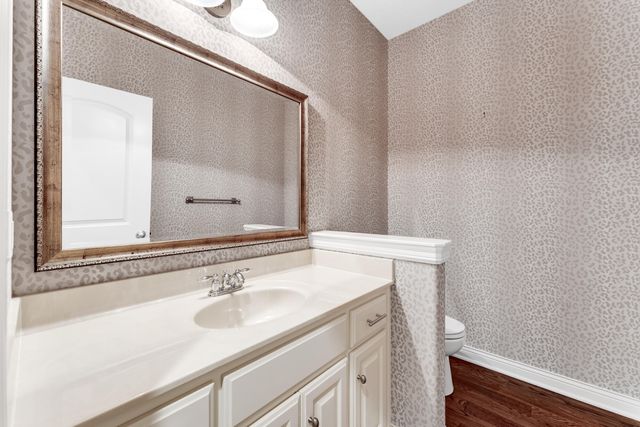 3901 E Villa Way, Springfield, MO 65809