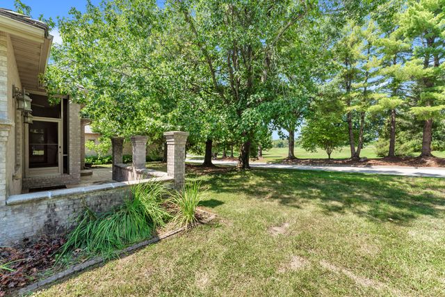 3901 E Villa Way, Springfield, MO 65809