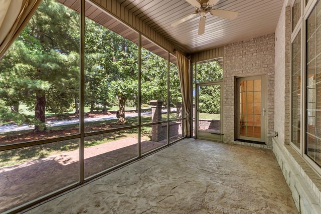 3901 E Villa Way, Springfield, MO 65809