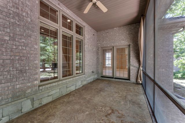 3901 E Villa Way, Springfield, MO 65809