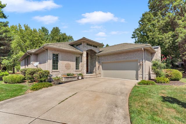 3901 E Villa Way, Springfield, MO 65809