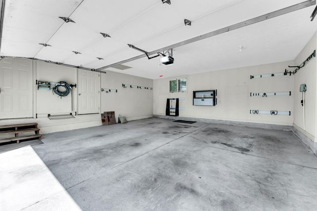 3901 E Villa Way, Springfield, MO 65809