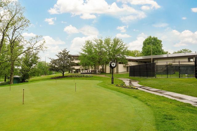 3901 E Villa Way, Springfield, MO 65809