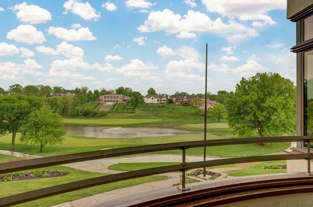 3901 E Villa Way, Springfield, MO 65809