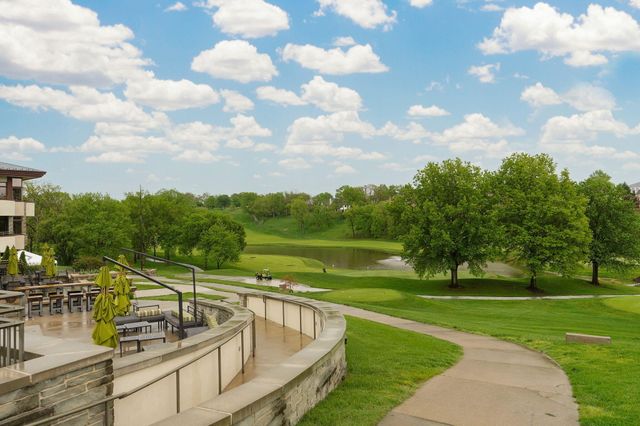 3901 E Villa Way, Springfield, MO 65809