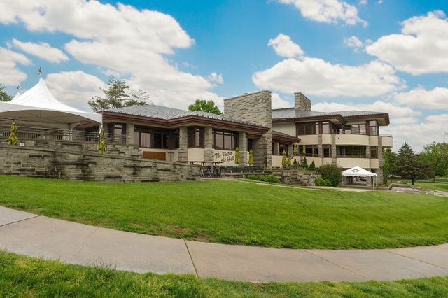 3901 E Villa Way, Springfield, MO 65809
