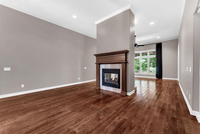 3901 E Villa Way, Springfield, MO 65809