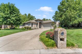 3901 E Villa Way, Springfield, MO 65809