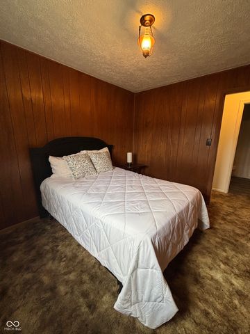 5403 S Vine Street, Columbus, IN 47201