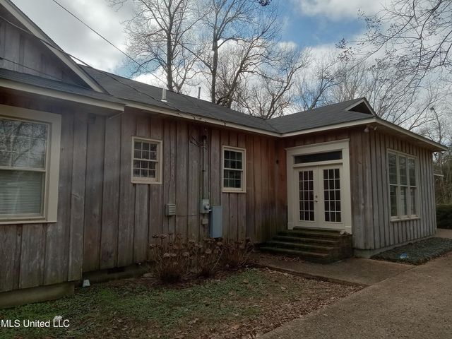 103 Park Avenue, Indianola, MS 38751