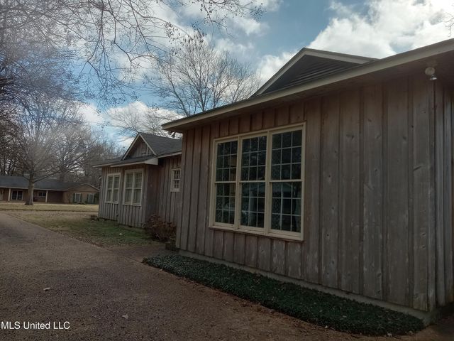 103 Park Avenue, Indianola, MS 38751