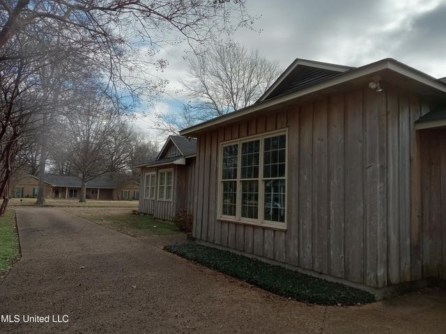 103 Park Avenue, Indianola, MS 38751