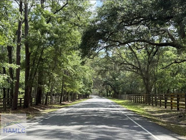 91 Sir Edward Teach Road, Midway, GA 31320