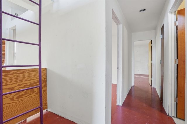 11 Valley View Cir NE, Iowa City, IA 52240