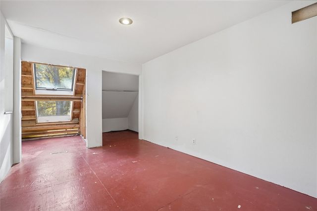 11 Valley View Cir NE, Iowa City, IA 52240