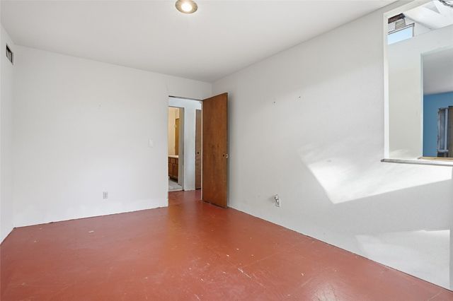 11 Valley View Cir NE, Iowa City, IA 52240