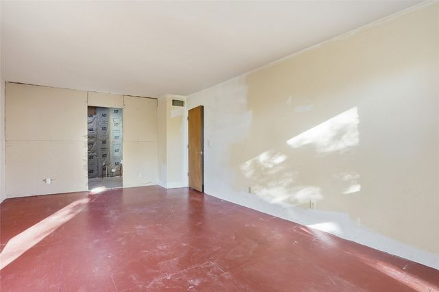 11 Valley View Cir NE, Iowa City, IA 52240