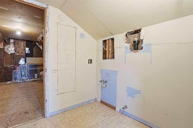 11 Valley View Cir NE, Iowa City, IA 52240