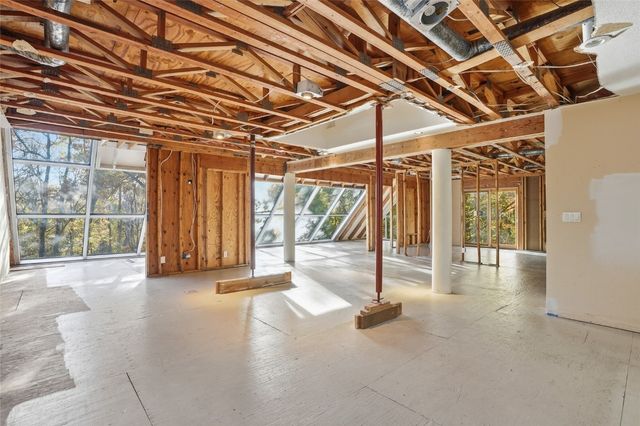 11 Valley View Cir NE, Iowa City, IA 52240