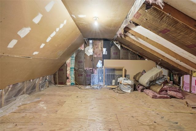 11 Valley View Cir NE, Iowa City, IA 52240