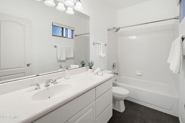1411 E Orangewood Avenue 242, Phoenix, AZ 85020