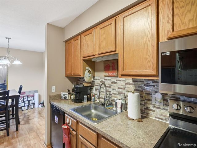 45849 Wildrye Court 4, Van Buren Twp, MI 48111