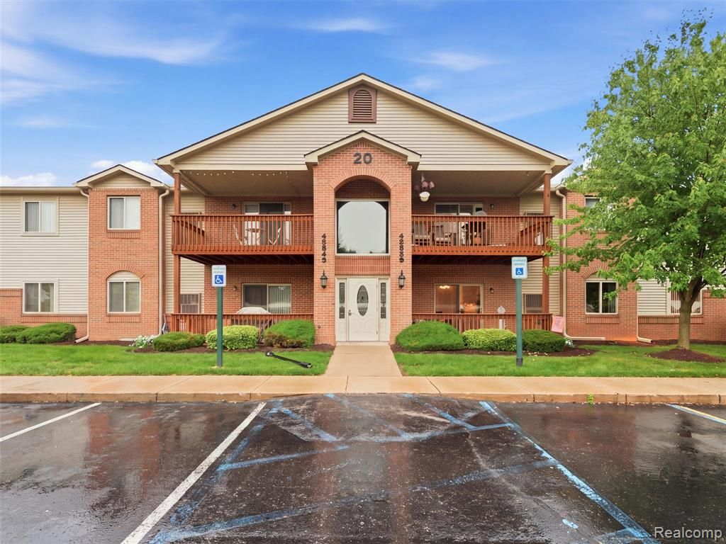 45849 Wildrye Court 4, Van Buren Twp, MI 48111