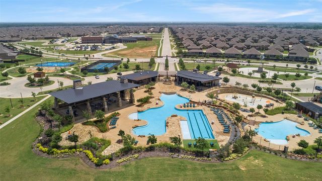 10407 Twisting Springs Drive, Aubrey, TX 76227