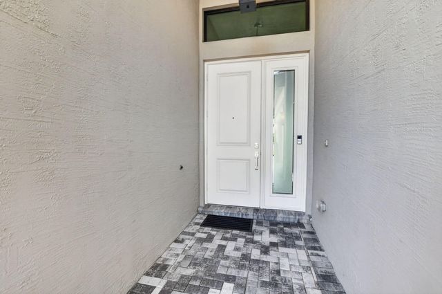 17358 Santaluce Manor, Boca Raton, FL 33496